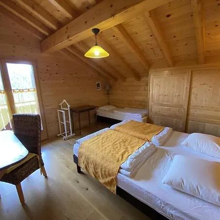 Le Cerf : Dans Le Centre De *